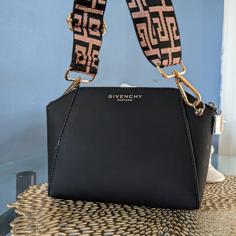Givenchy - Picture 8 of 12